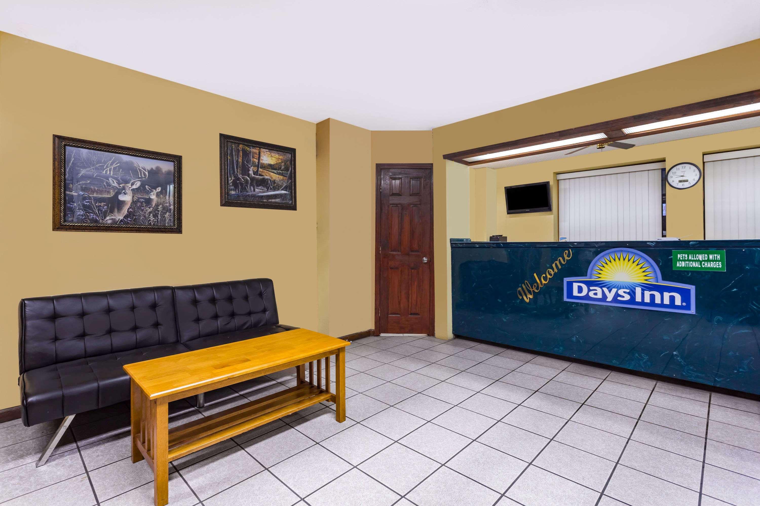 Days Inn By Wyndham Byron Exterior foto