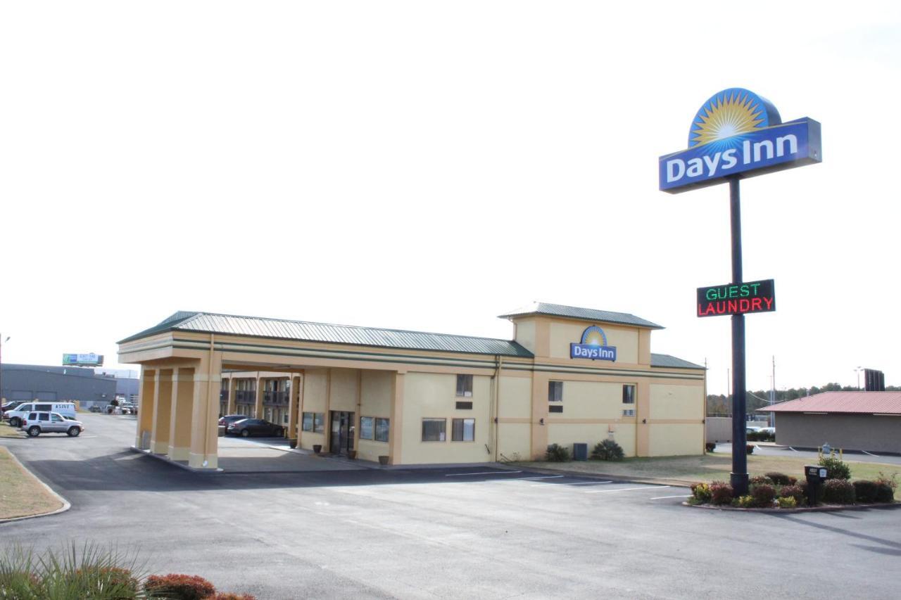 Days Inn By Wyndham Byron Exterior foto